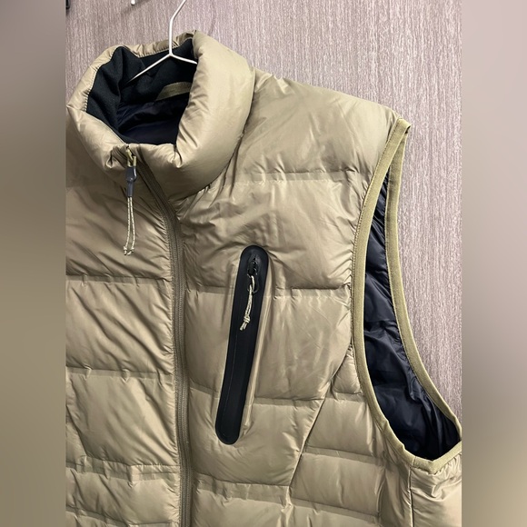 MEN'S CHAMPION C9 PUFFER VEST - Picture 2 of 3